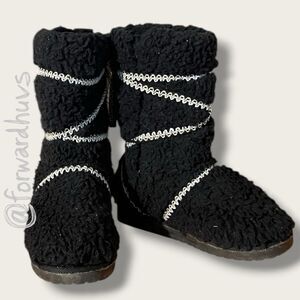 Muk Luks Women’s Reyna Furry Boots – Size 6
